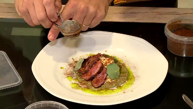 Trei regiuni din România vor să atragă turiștii prin gastronomie. Ce preparate tradiționale le fac speciale