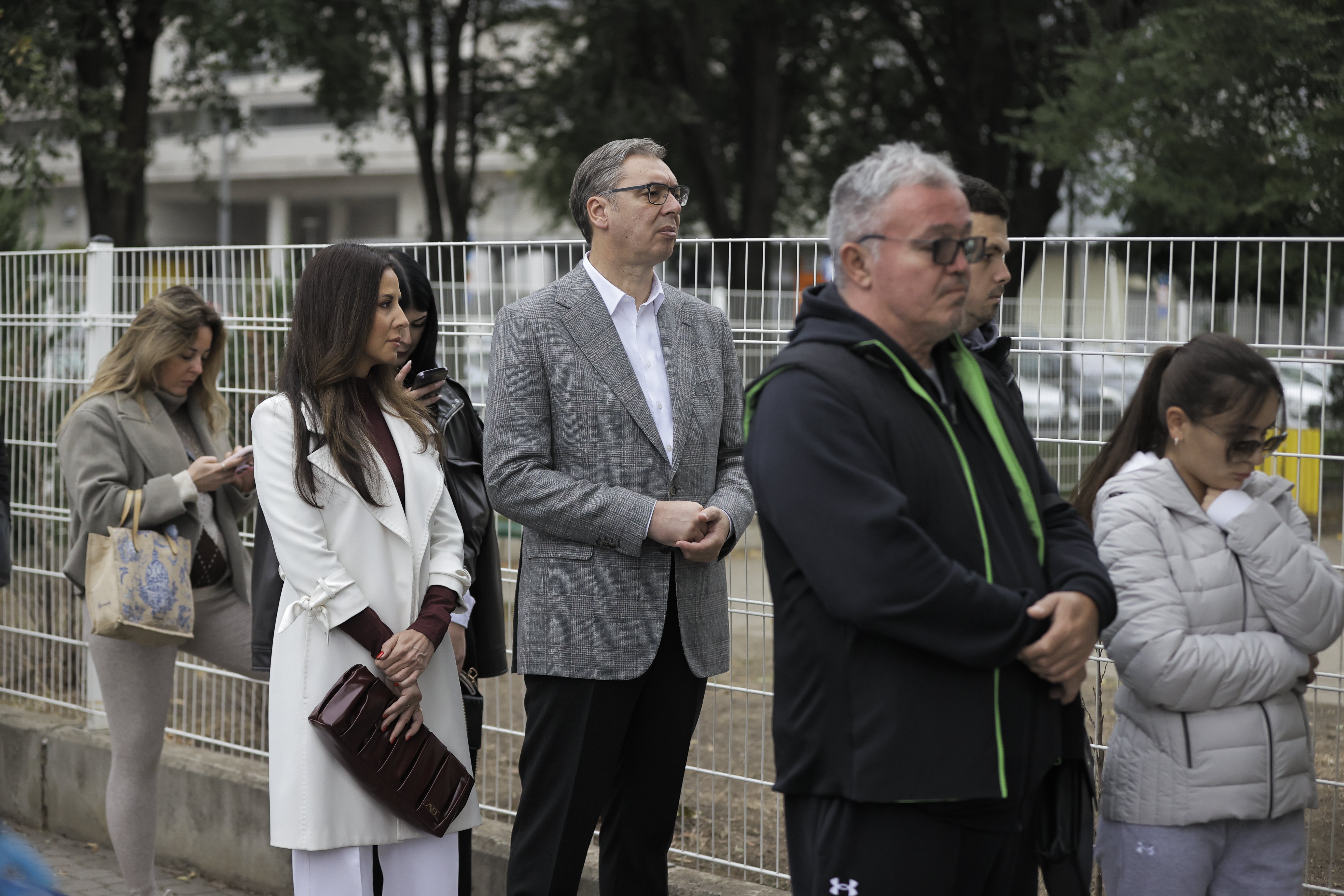Alegeri în Serbia. Aleksandar Vučić a aşteptat o oră şi jumătate la rând pentru a vota. VIDEO
