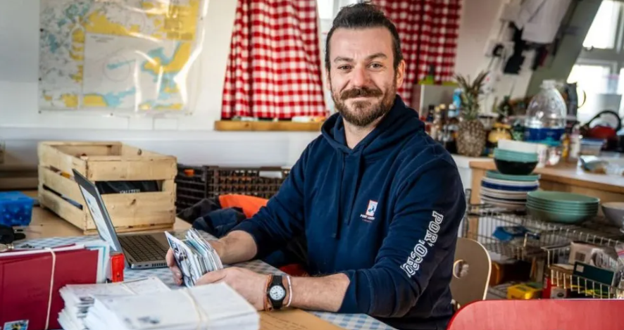 Povestea unui poștaș de la cel mai sudic oficiu poștal din lume, în Antarctica: „Pinguinii sunt zgomotoși și miros urât”