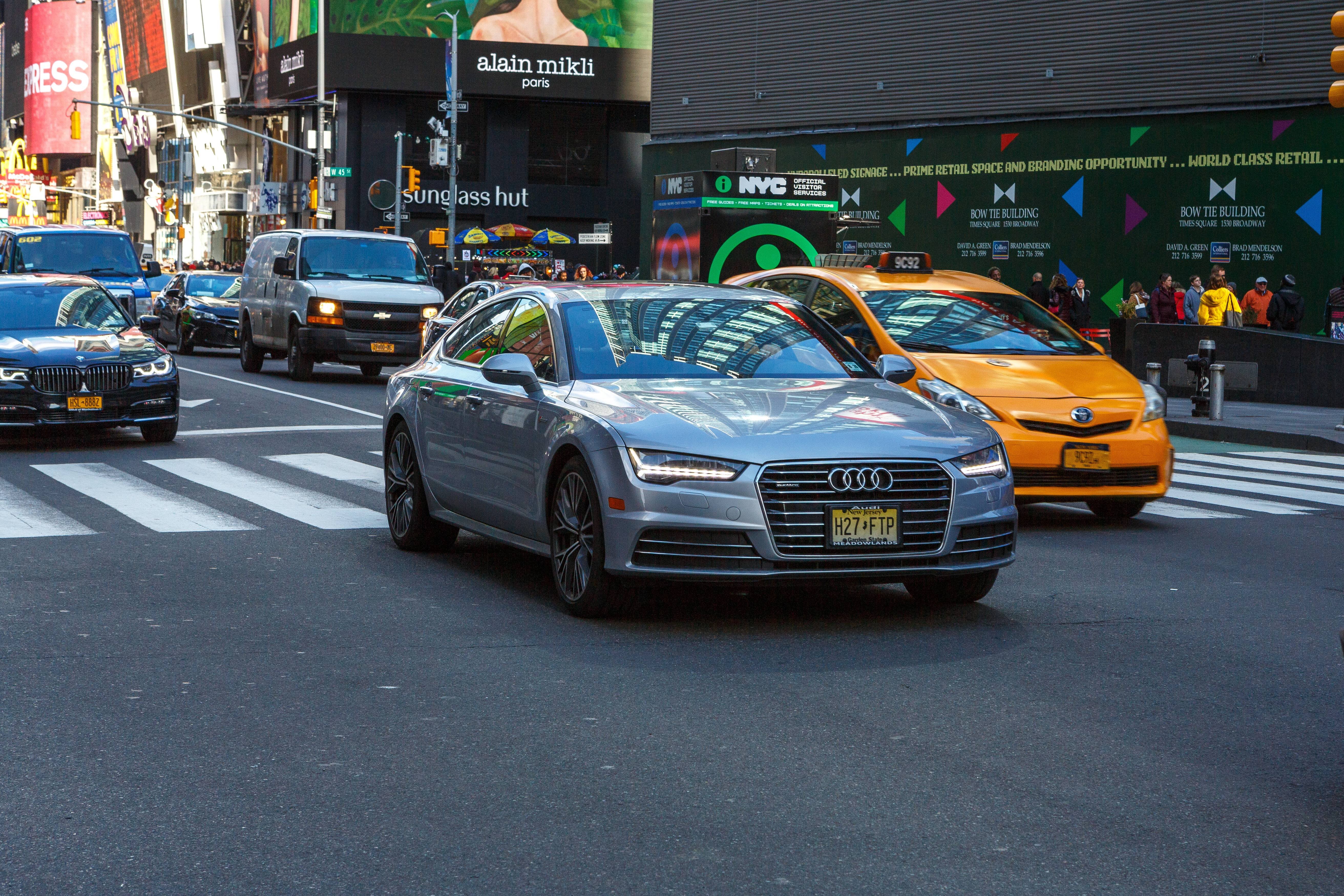 Șeful Audi, alături de Trump la un miting. Investiția de 4 miliarde dolari în SUA care face șomeri în Germania