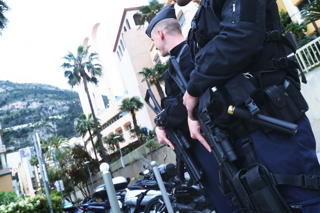 Un membru al familiei princiare din Monaco, găsit mort într-un parc. Un bărbat, arestat preventiv
