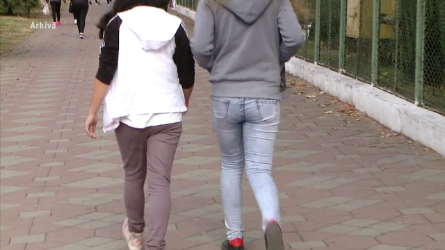 Tânăr de 19 ani din Suceava, reținut după ce ar fi violat o fată de 14 ani. A amenințat-o că va publica fotografii indecente
