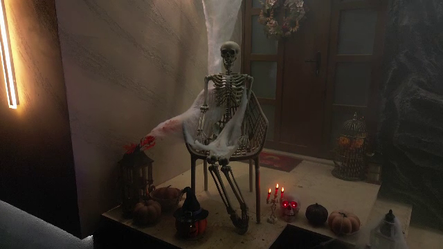 Case transformate în decoruri de groază de Halloween, în România. Cât ajunge să coste amenajarea lor