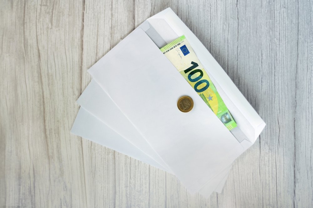 Provocarea celor 100 de plicuri. Metoda simplă prin care poți economisi 5.050 de euro în aproximativ trei luni, fără efort
