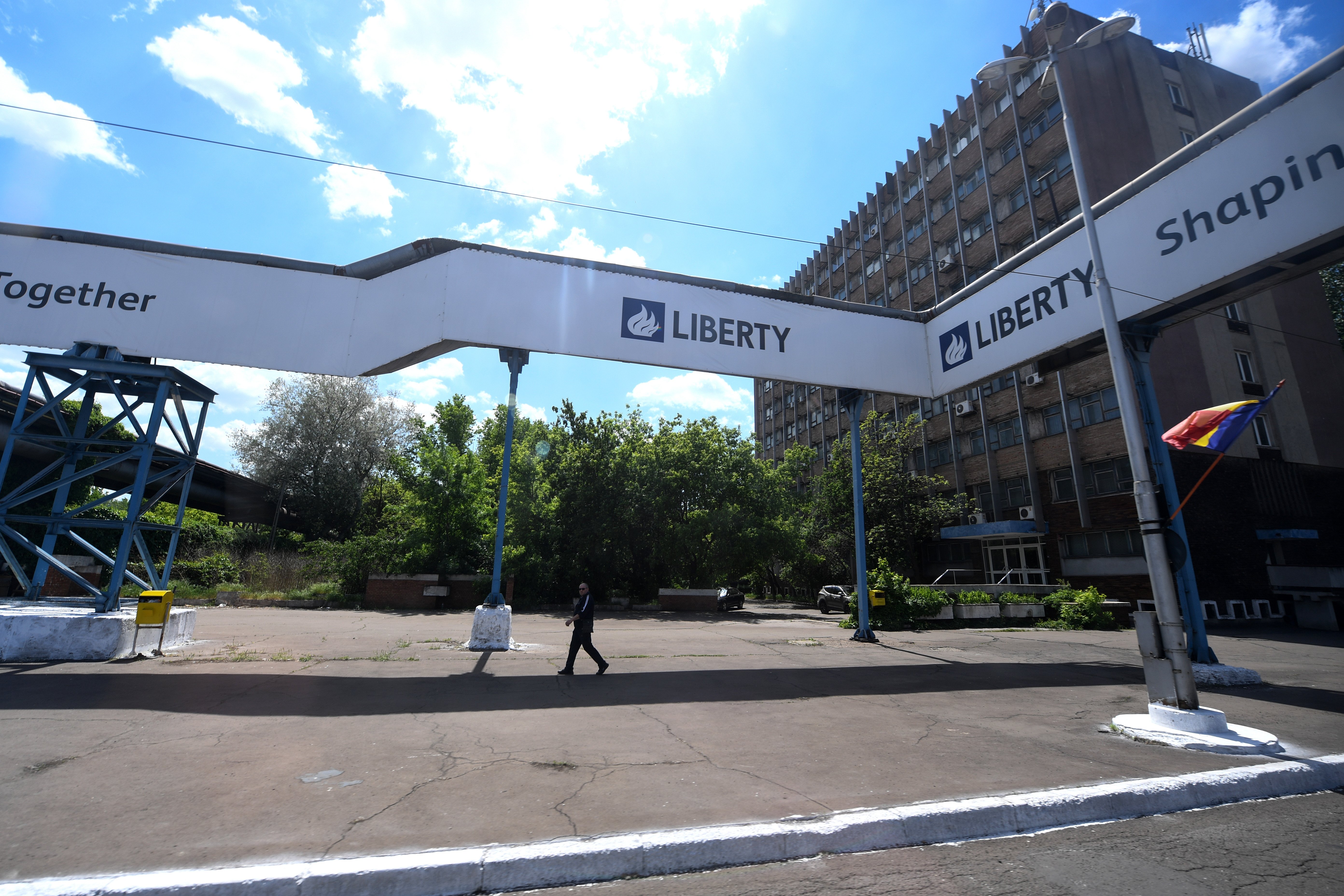 Prefectul Galațiului cere Guvernului soluții urgente pentru Liberty. Combinatul va fi paralizat dacă se oprește curentul